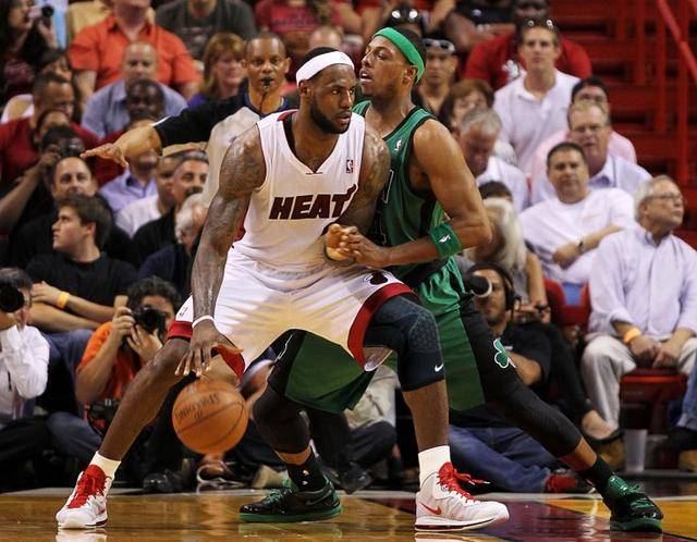 频繁给对手 频繁给对手